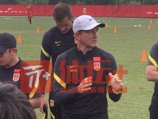 九游游戏-检验集训效果！U23国足解散前再热身 24日过招亚泰